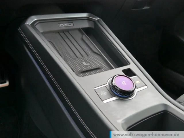 Volkswagen T-Roc 1.5 eTSI DSG IQ.Drive R-Line