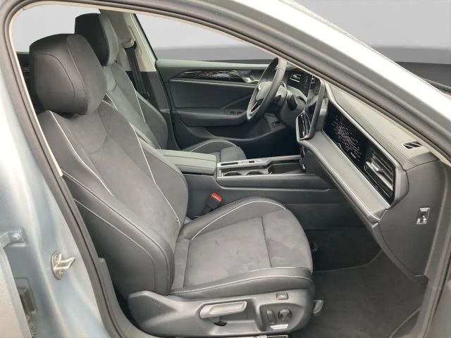 Volkswagen Passat 1.5 eTSI Business DSG Variant