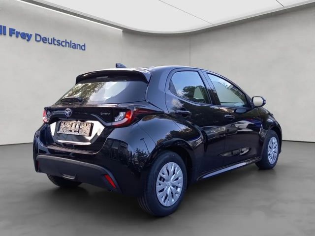 Toyota Yaris Business Hybride
