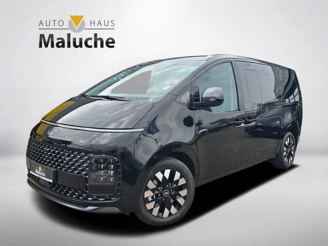 Hyundai Staria Signature