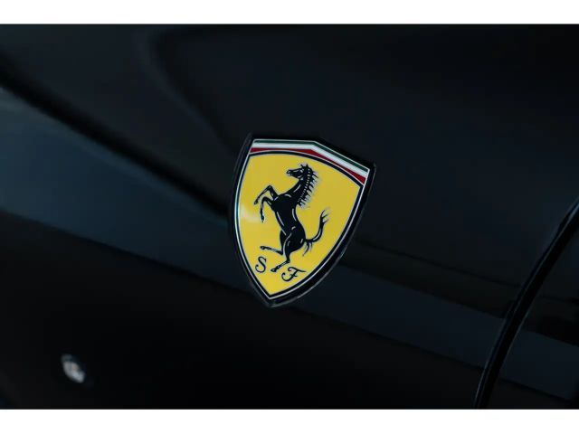 Ferrari Roma >NERO STELLATO*FERRARI APPROVED<