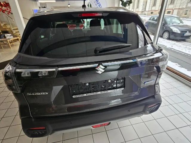 Suzuki S-Cross Hybrid