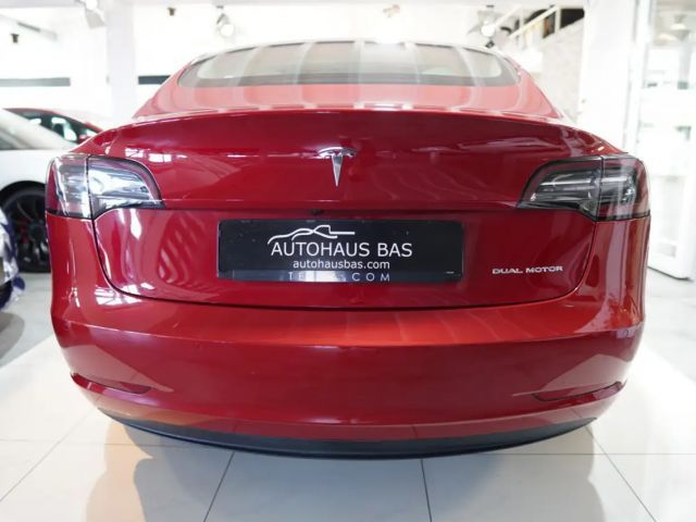 Tesla Model 3 AWD Long Range