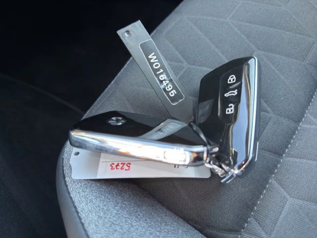 Volkswagen Golf 1.5 eTSI Golf VIII Life