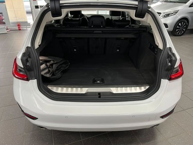 BMW 330 330e Advantage pakket Touring