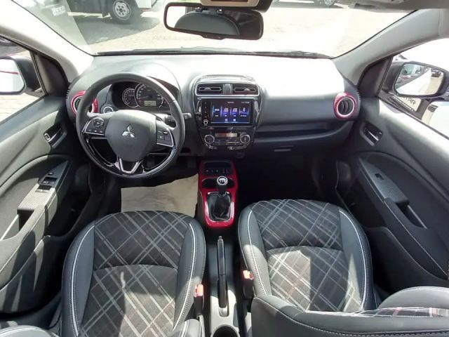 Mitsubishi Space Star Star