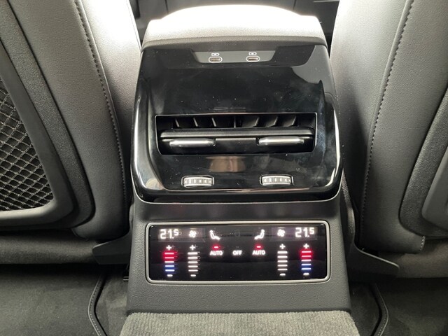 Audi A6 Avant Quattro S-Tronic