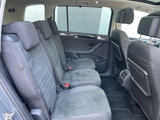 Volkswagen Touran 1.5 TSI DSG R-Line