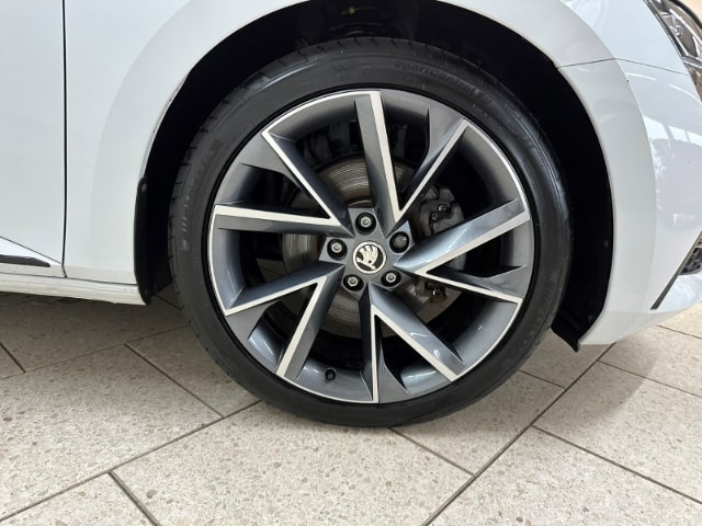 Skoda Superb 2.0 TDI Combi Sportline