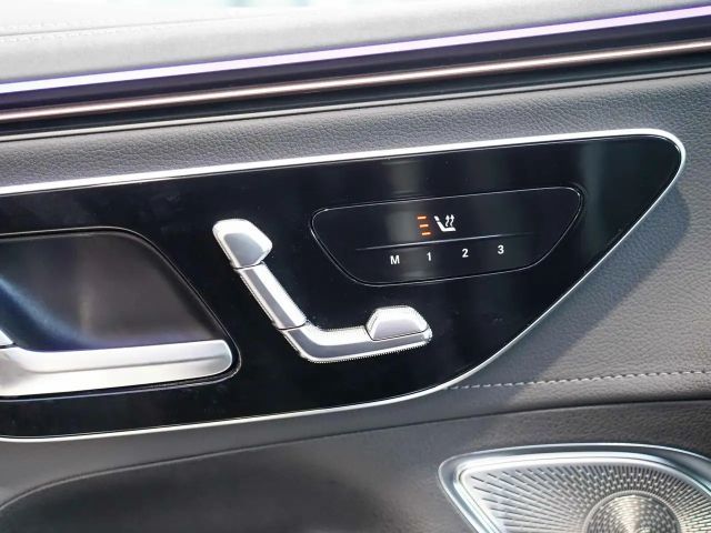 Mercedes-Benz EQE 300 AMG Line Sedan