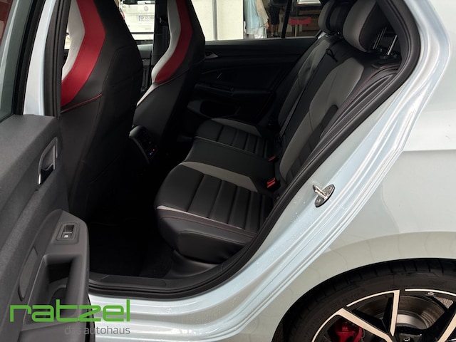 Volkswagen Golf 2.0 TSI DSG