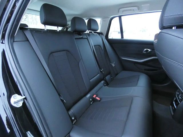 BMW 330 330e Touring