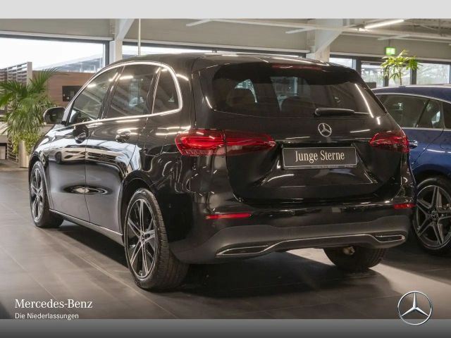 Mercedes-Benz B 220 4MATIC Progressive Sedan