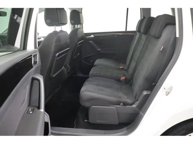 Volkswagen Touran 1.5 TSI Highline R-Line