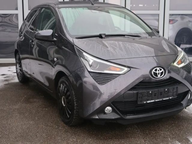 Toyota Aygo X Hatchback Play Team D X-play