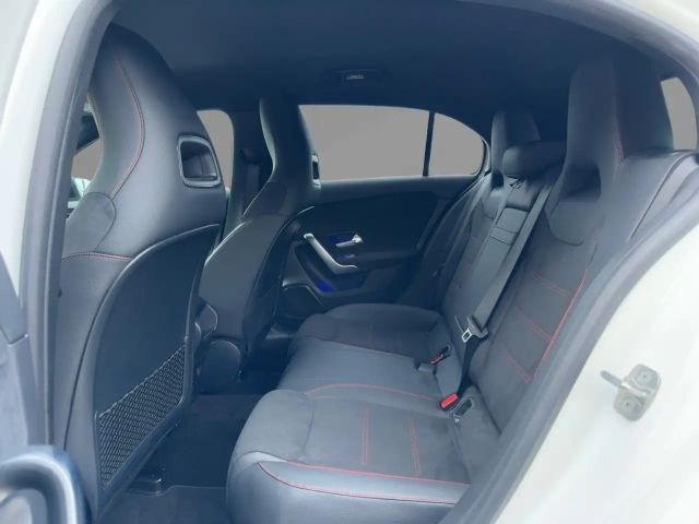 Mercedes-Benz A 180 AMG Line