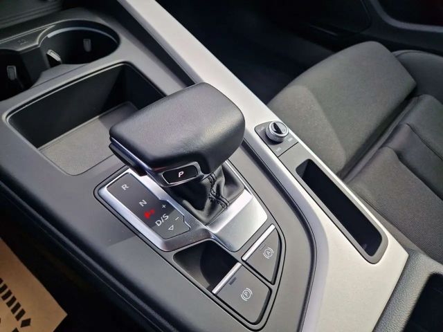 Audi A4 40 TDI S-Line S-Tronic Sedan