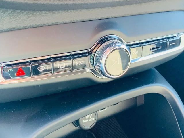 Volvo XC40 Dark Plus