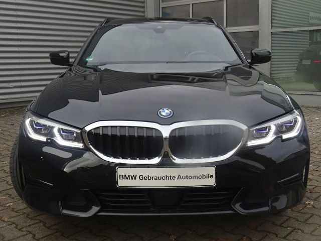 BMW 330 330e Sport Line Touring