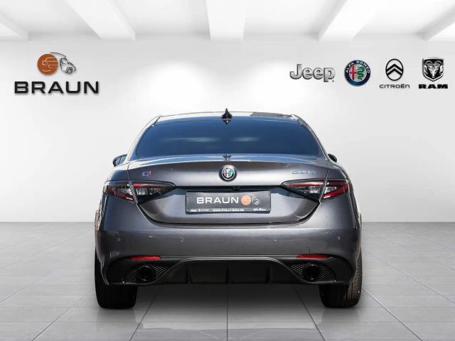 Alfa Romeo Giulia AT8 Q4 Veloce