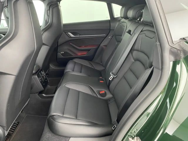 Porsche Taycan 4 Cross Turismo