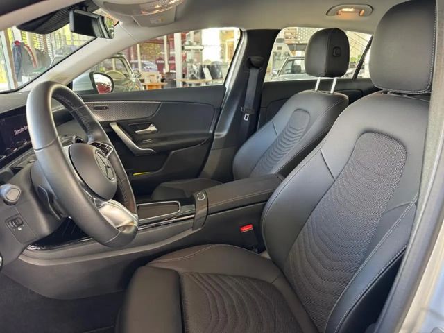 Mercedes-Benz A 180 Progressive