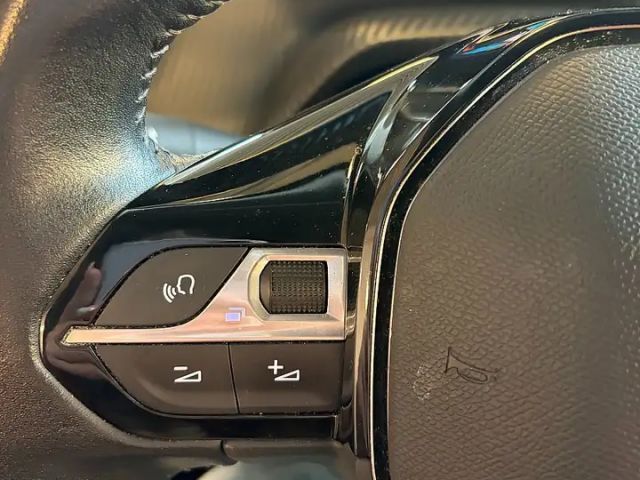 Peugeot E-2008 Allure Pack