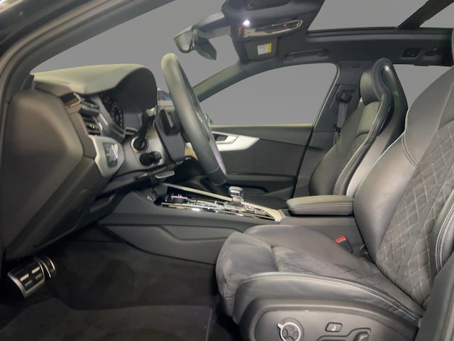 Audi A4 40 TFSI Avant Quattro S-Line S-Tronic
