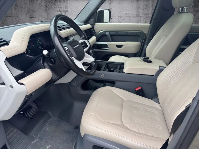 Land Rover Defender 110