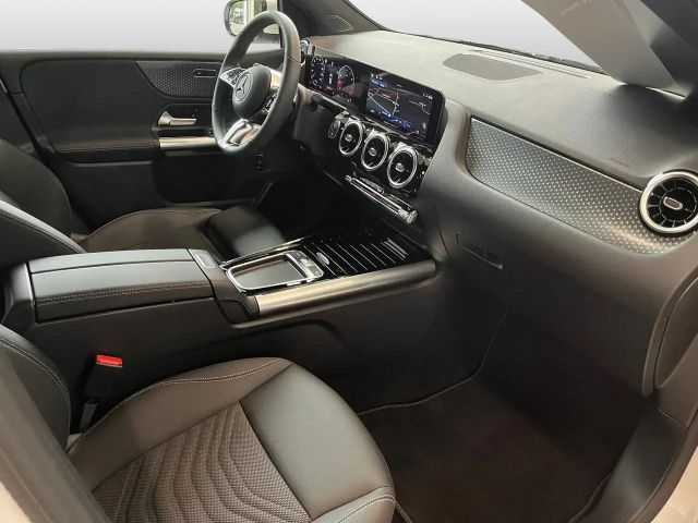 Mercedes-Benz B 250 4MATIC Progressive Sedan