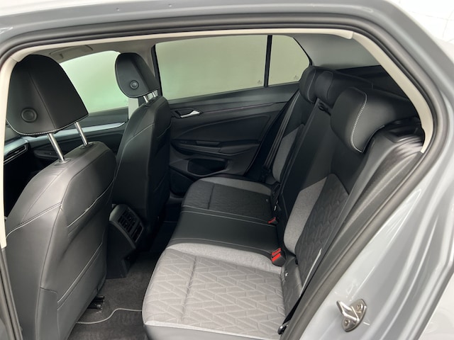 Volkswagen Golf 1.5 eTSI DSG