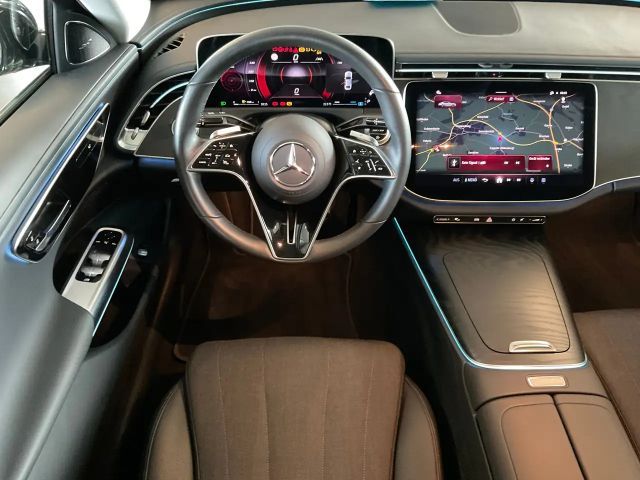 Mercedes-Benz E 220 AVANTGARDE E 220 d Sedan