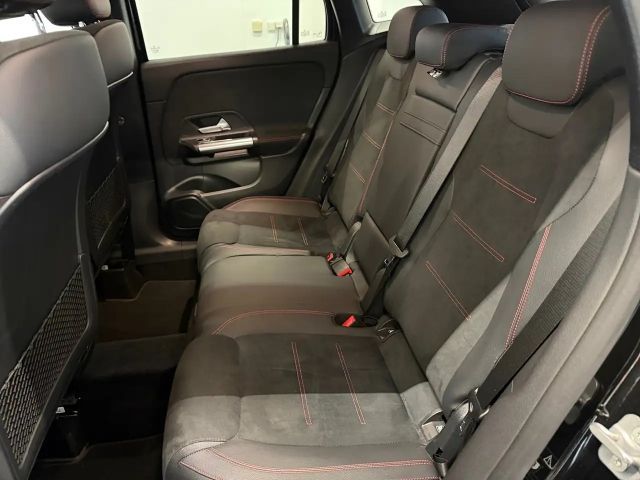 Mercedes-Benz GLA 200 4MATIC GLA 200 d