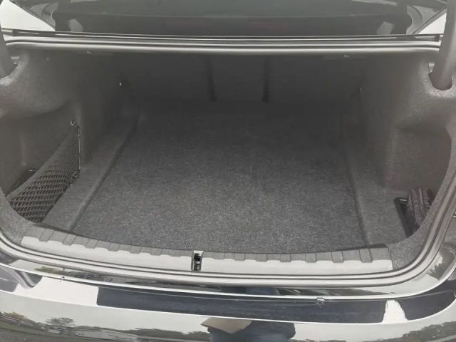 BMW 320 320d M-Sport Sedan