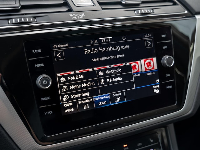 Volkswagen Touran 1.5 TSI DSG ACC FLA KeyLess AkustikGlas