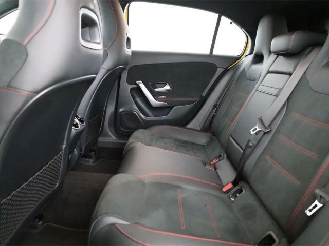 Mercedes-Benz A 180 AMG Line