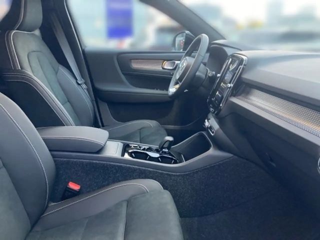 Volvo XC40 Dark Plus