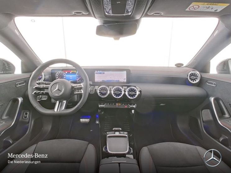 Mercedes-Benz CLA 200 AMG Line Shooting Brake