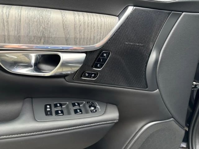 Volvo V90 Cross Country AWD Plus