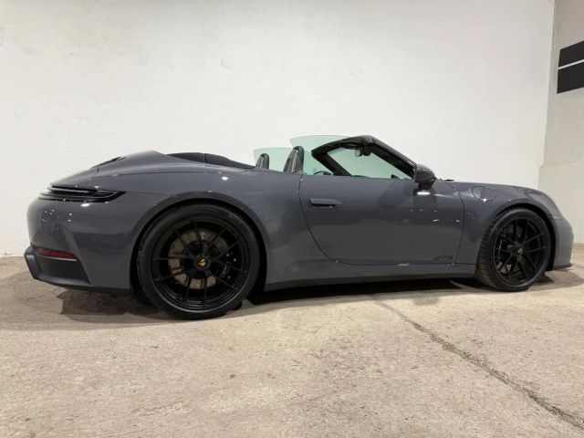 Porsche 992 Cabrio GTS