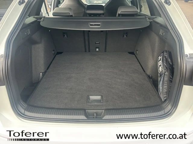 Volkswagen Golf DSG R-Line Variant