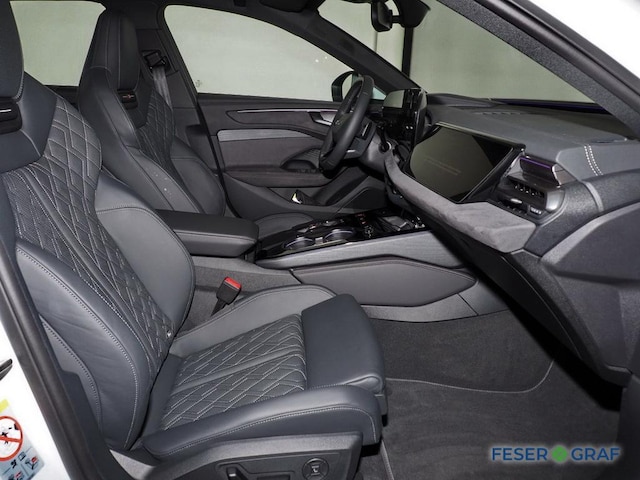 Audi A6 Avant Quattro S-Tronic