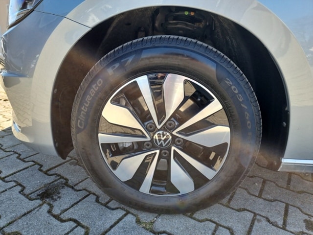 Volkswagen Touran 2,0 TDI DSG MOVE EL.HECKKLAPPE 7 SITZER KAMERA AHK NAVI SHZ KLIMA ALU