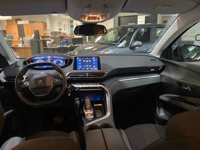 Peugeot 5008 EAT8 PureTech