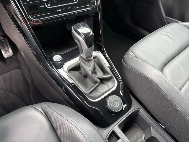 Volkswagen T-Roc R / R-Performance / Akrapovice