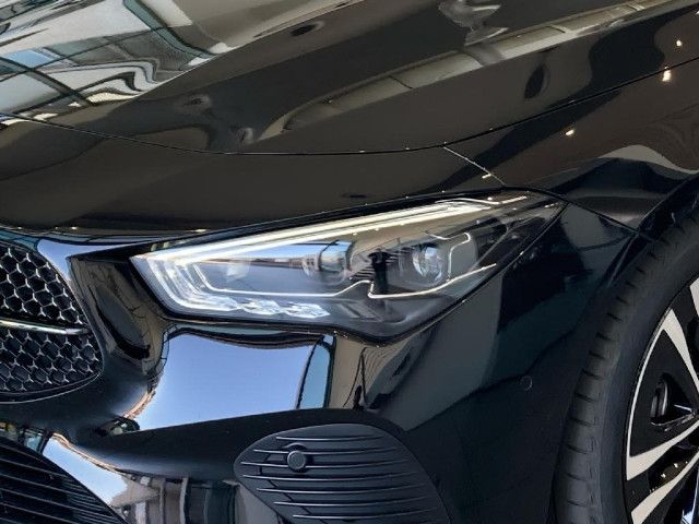 Mercedes-Benz CLA 180 Shooting Brake