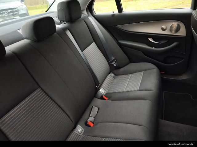 Mercedes-Benz E 200 Sedan