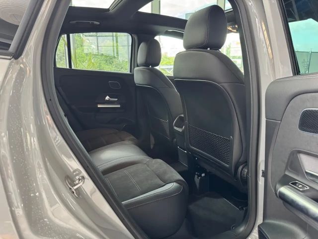 Mercedes-Benz GLA 200 AMG Line