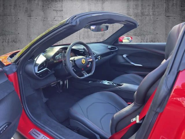 Ferrari 296 Frontlift,Carbon,Apple Carplay, 360°Kamera