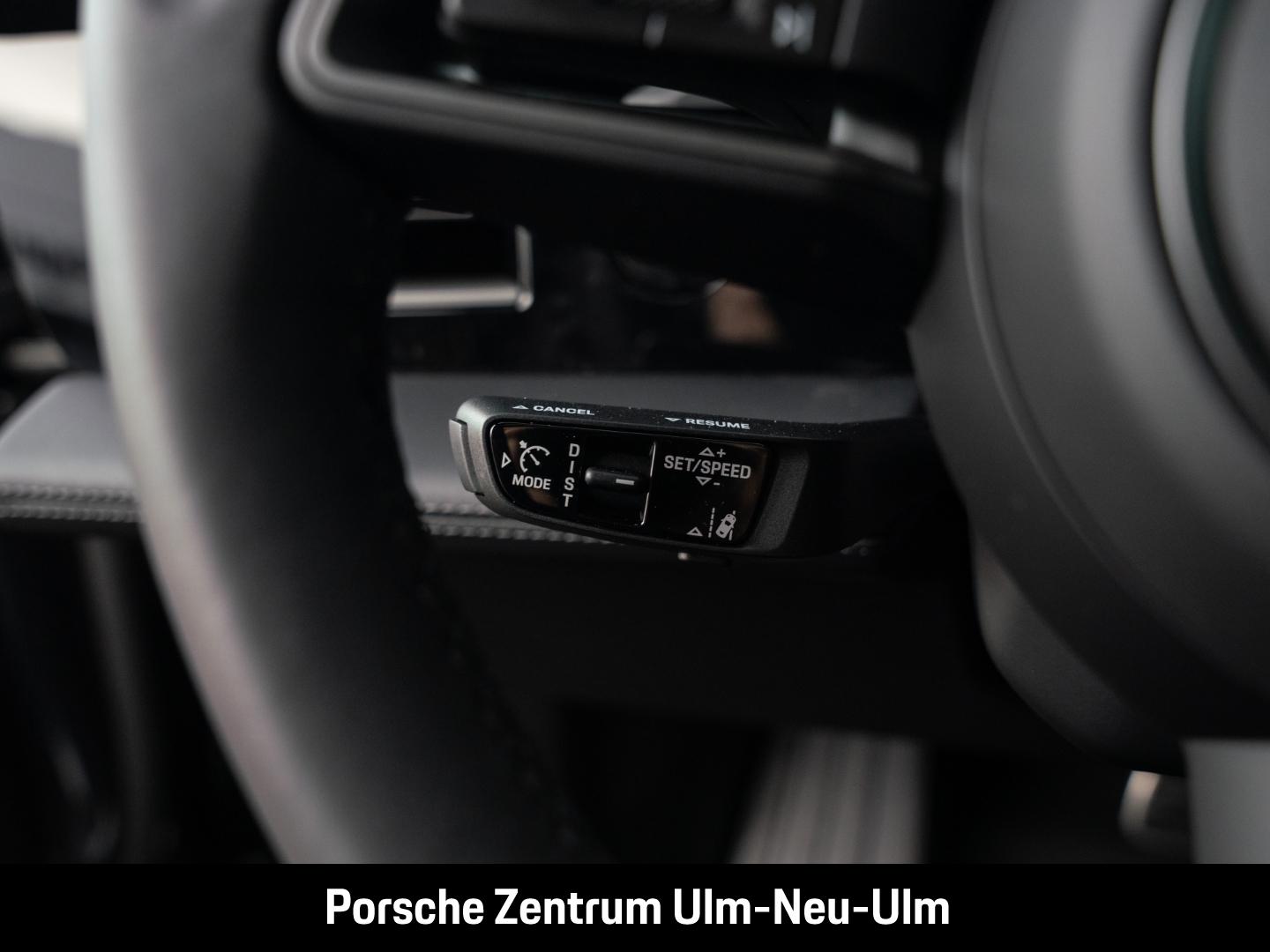 Porsche Taycan 4 Cross Turismo